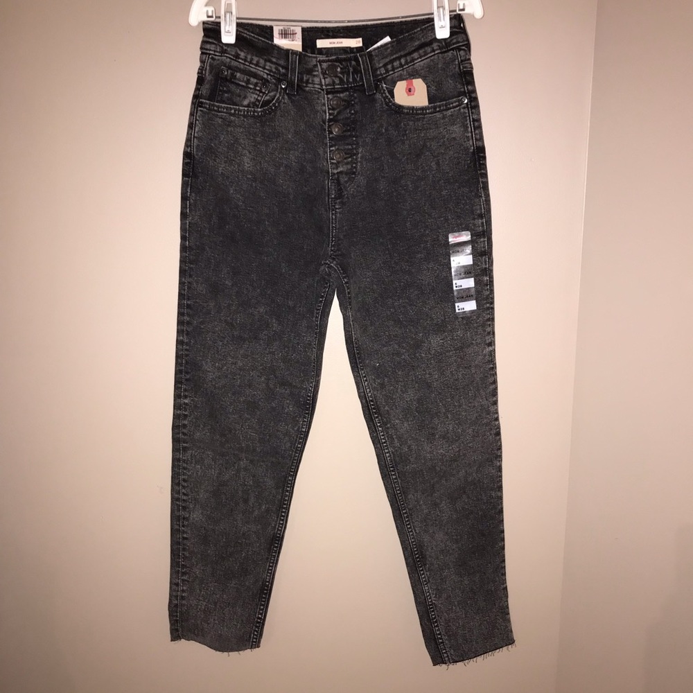 LEVI MOM JEANS